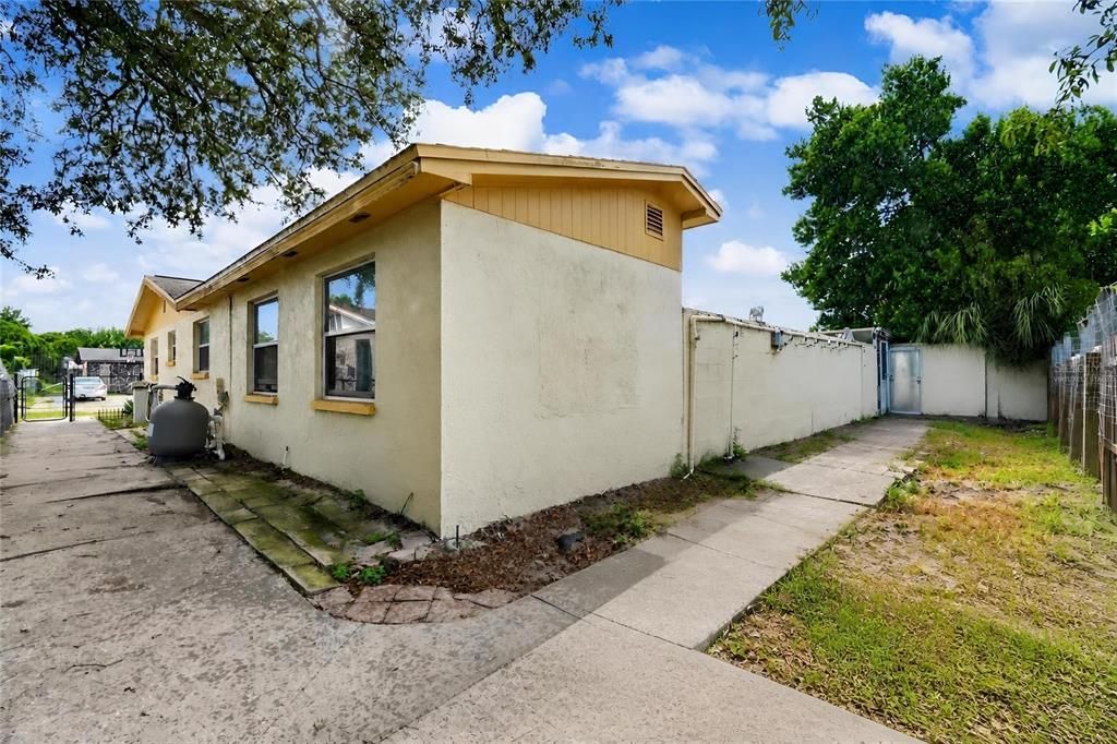 На продажу: $295,000 (3 спален, 2 ванн, 1462 Квадратных фут)