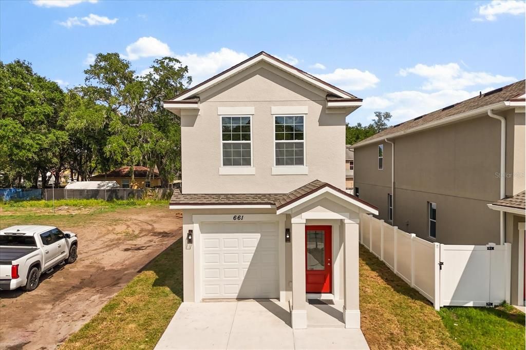 For Sale: $369,000 (3 beds, 3 baths, 1758 Square Feet)