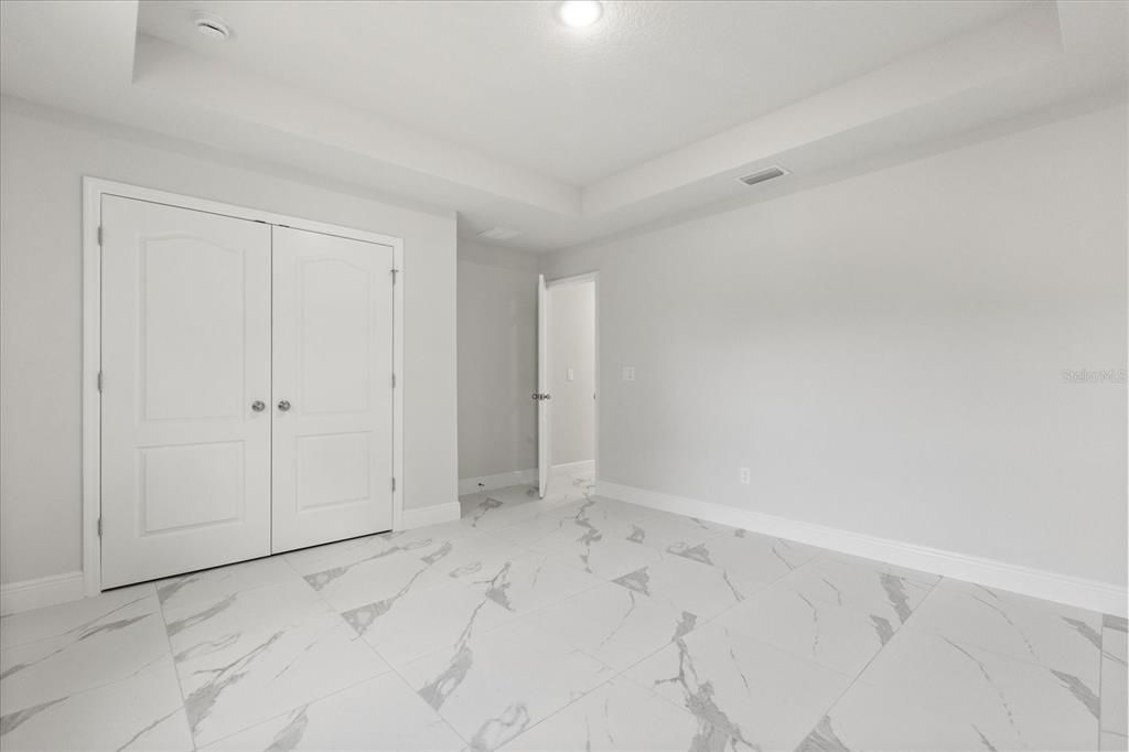For Sale: $369,000 (3 beds, 3 baths, 1758 Square Feet)