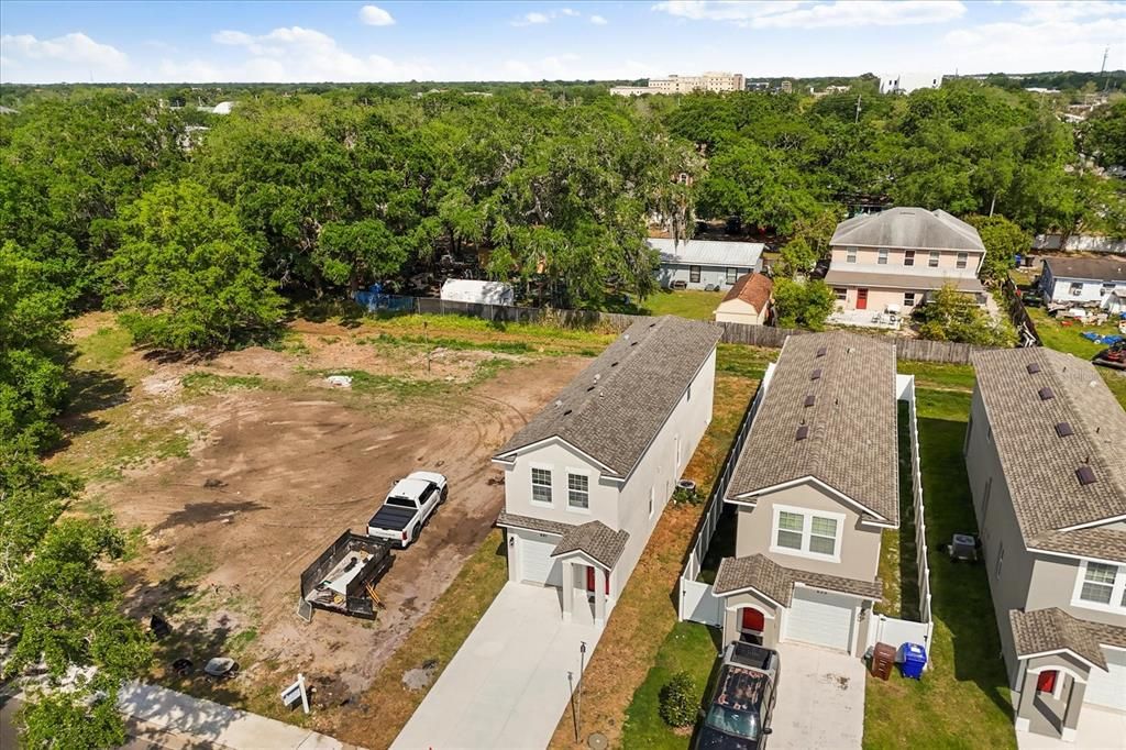 For Sale: $369,000 (3 beds, 3 baths, 1758 Square Feet)
