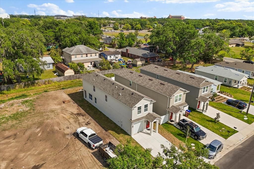 For Sale: $369,000 (3 beds, 3 baths, 1758 Square Feet)
