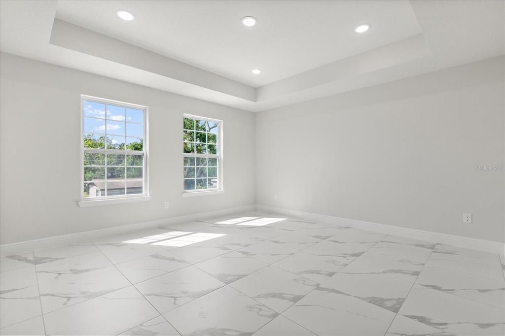 For Sale: $369,000 (3 beds, 3 baths, 1758 Square Feet)