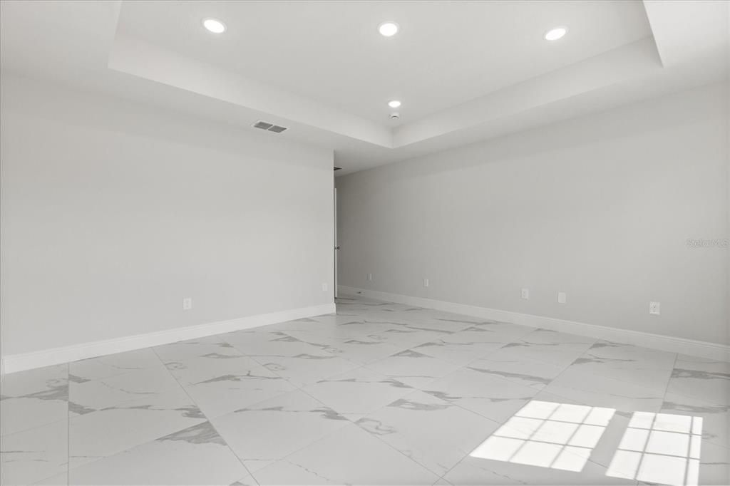 For Sale: $369,000 (3 beds, 3 baths, 1758 Square Feet)