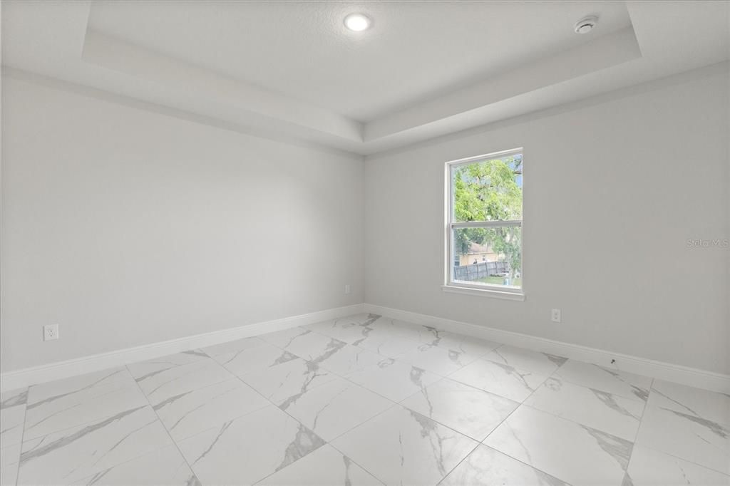 For Sale: $369,000 (3 beds, 3 baths, 1758 Square Feet)