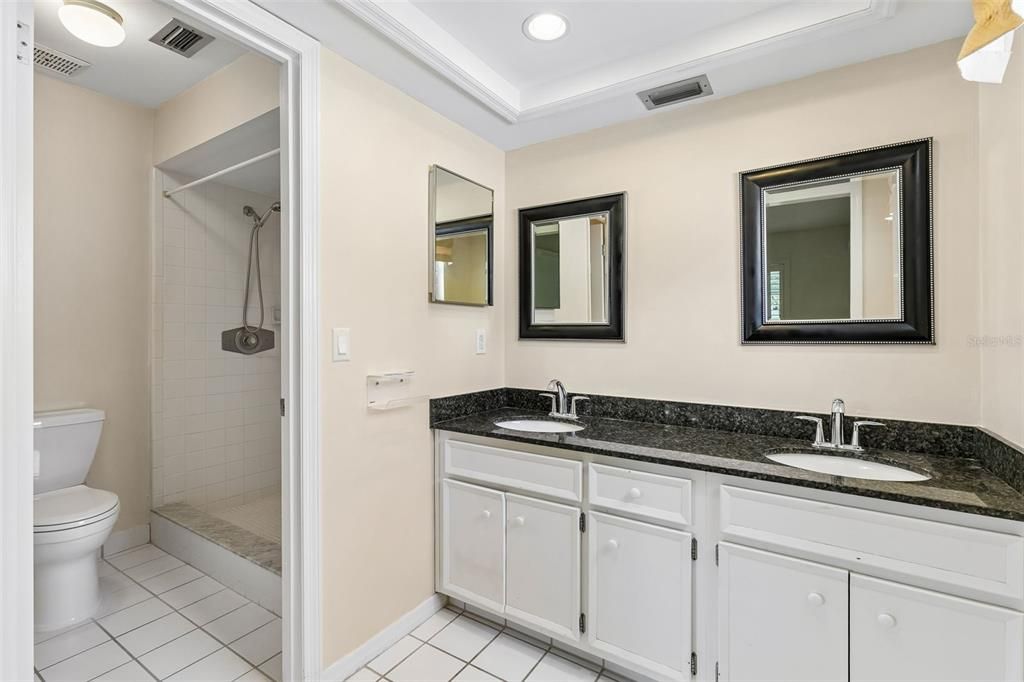 For Sale: $520,000 (3 beds, 2 baths, 1884 Square Feet)