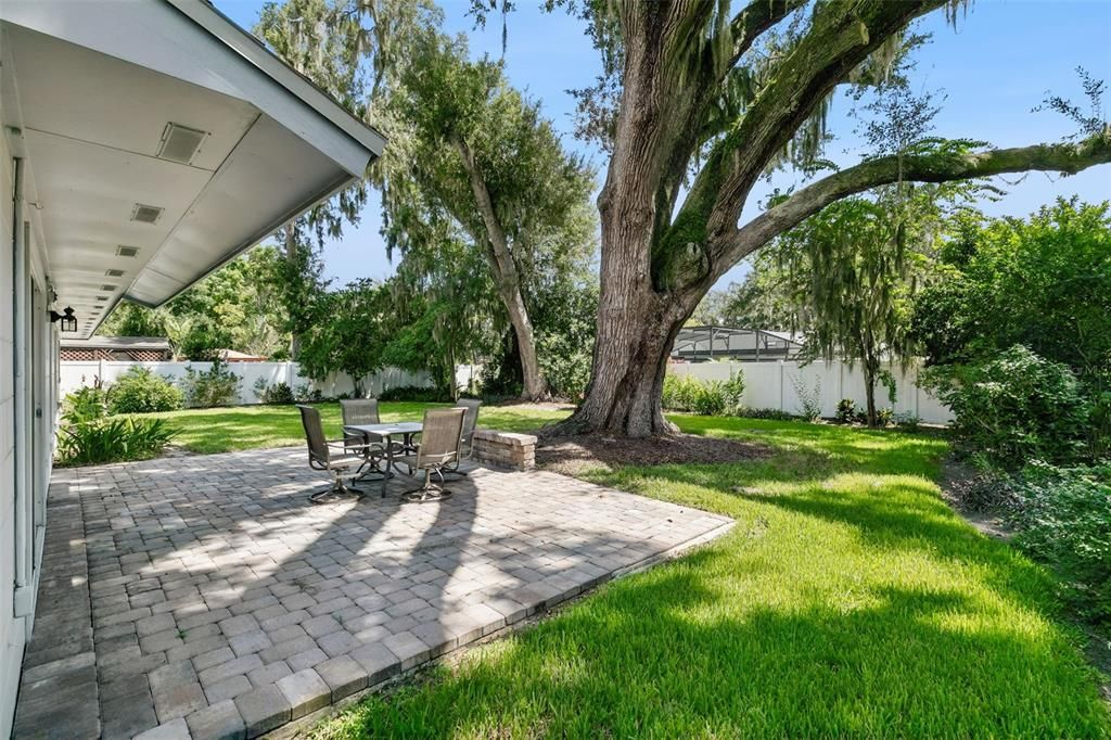 For Sale: $520,000 (3 beds, 2 baths, 1884 Square Feet)