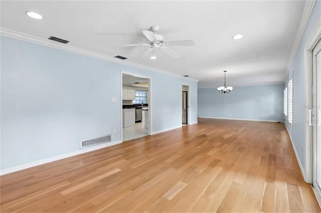 For Sale: $520,000 (3 beds, 2 baths, 1884 Square Feet)