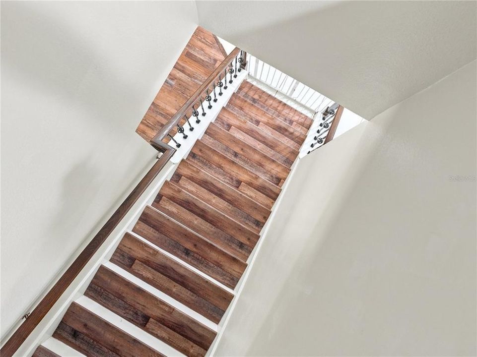 For Sale: $399,900 (4 beds, 2 baths, 2661 Square Feet)