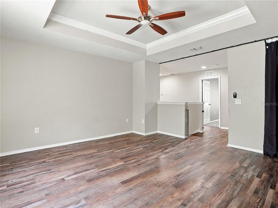 For Sale: $399,900 (4 beds, 2 baths, 2661 Square Feet)