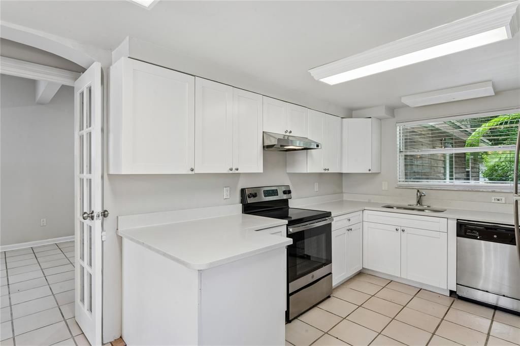На продажу: $409,900 (3 спален, 2 ванн, 1621 Квадратных фут)