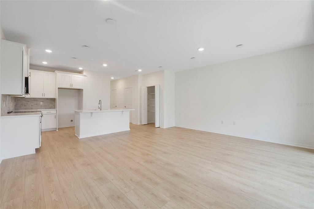For Sale: $388,990 (3 beds, 2 baths, 1544 Square Feet)