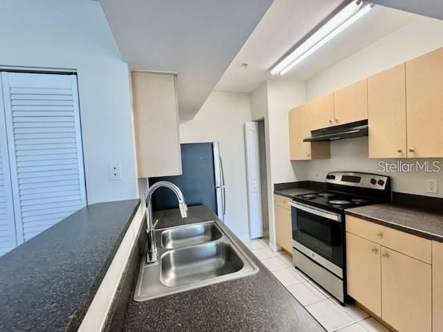 В аренду: $1,650 (1 спален, 1 ванн, 792 Квадратных фут)