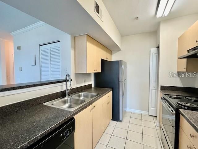 В аренду: $1,650 (1 спален, 1 ванн, 792 Квадратных фут)
