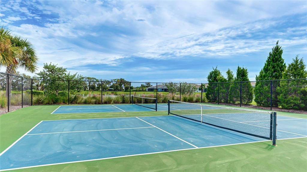 For Sale: $825,000 (4 beds, 3 baths, 2442 Square Feet)