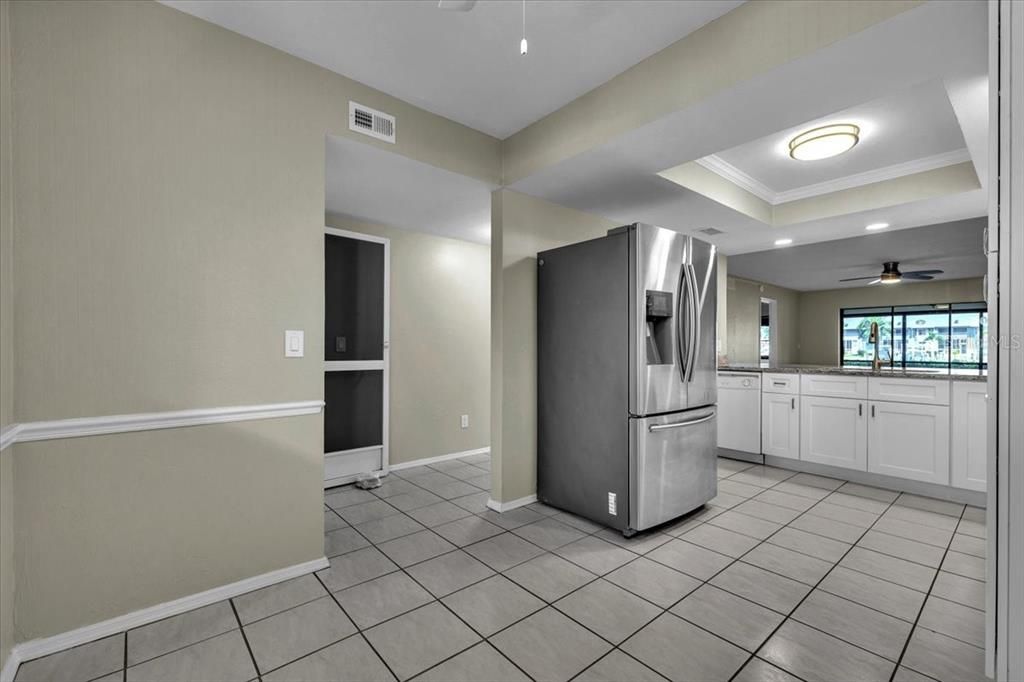 For Sale: $315,000 (2 beds, 2 baths, 1124 Square Feet)