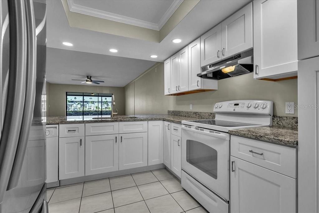 For Sale: $315,000 (2 beds, 2 baths, 1124 Square Feet)