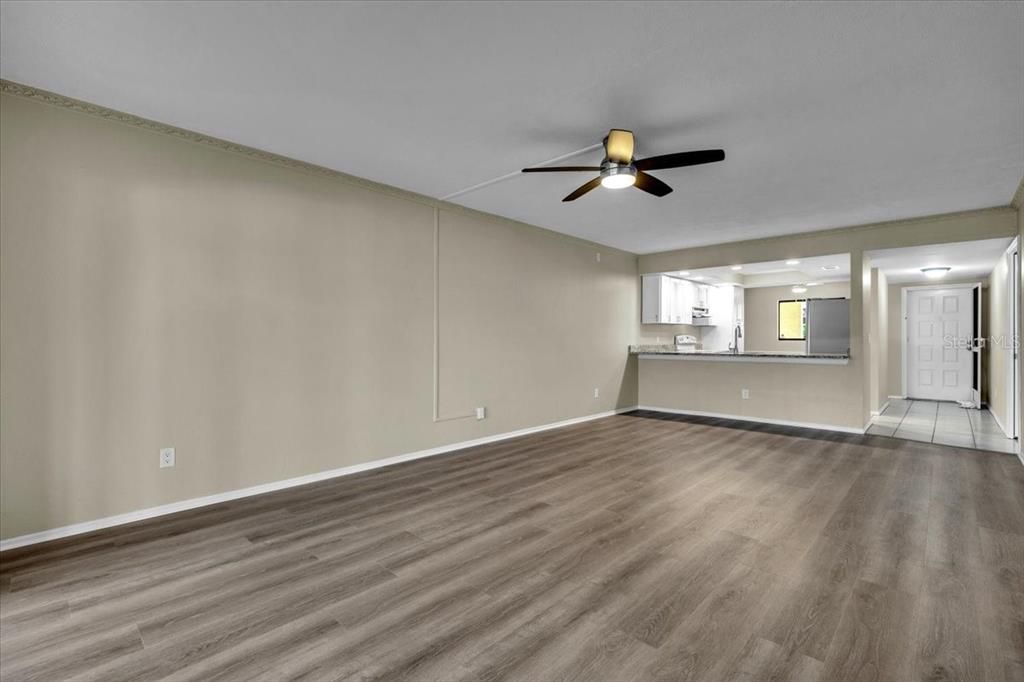 For Sale: $315,000 (2 beds, 2 baths, 1124 Square Feet)