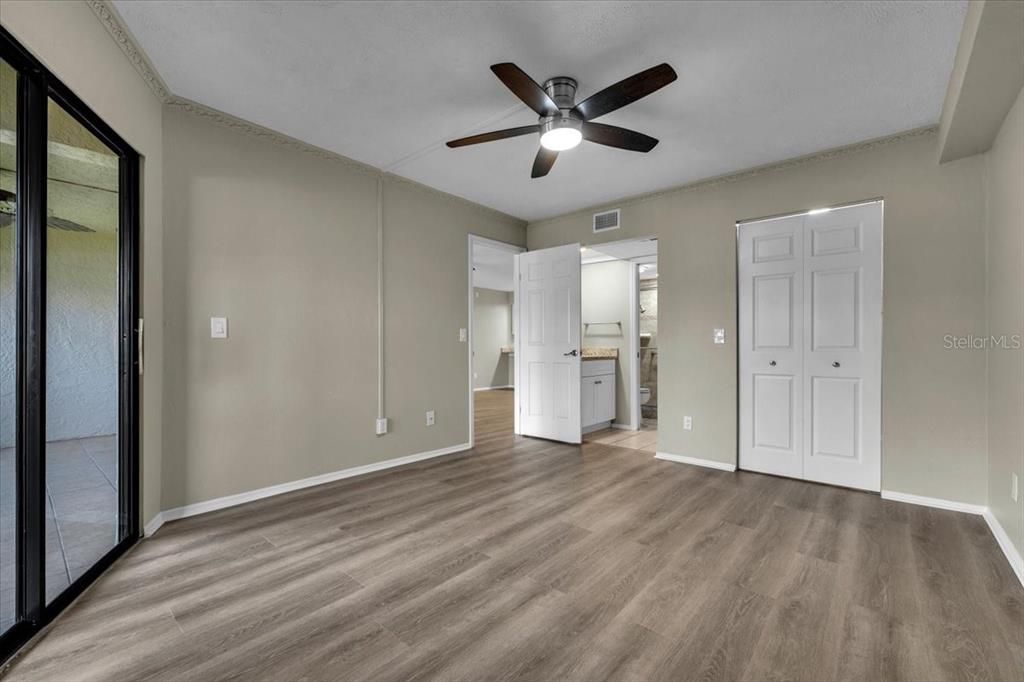 For Sale: $315,000 (2 beds, 2 baths, 1124 Square Feet)