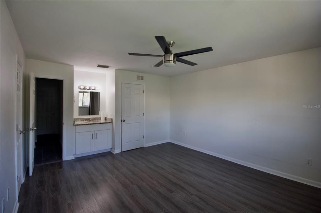 В аренду: $1,795 (2 спален, 1 ванн, 1195 Квадратных фут)