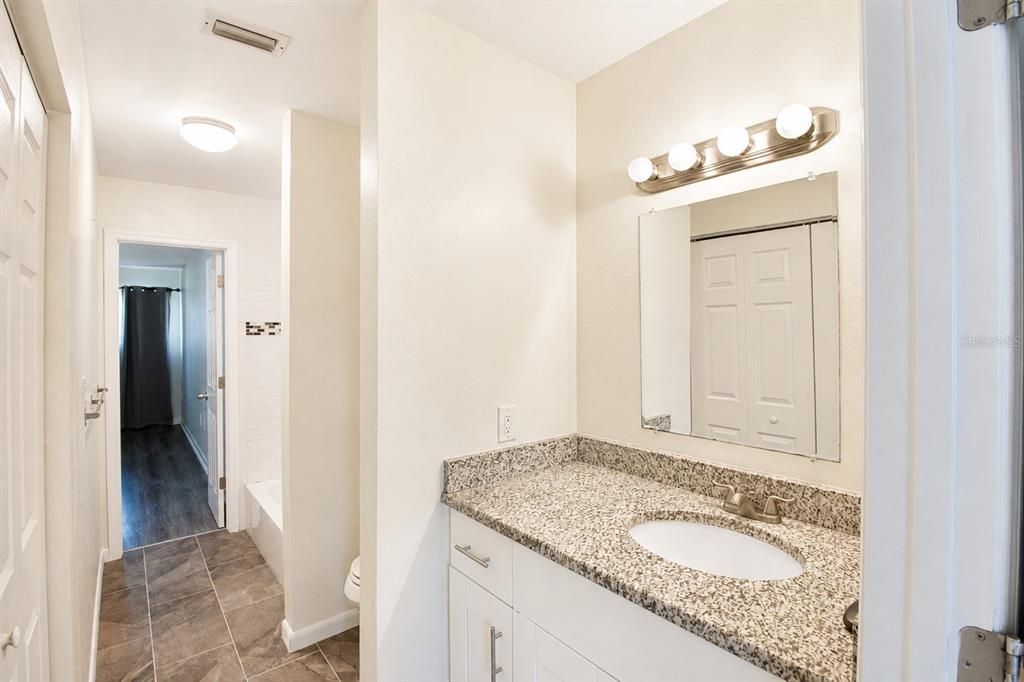 В аренду: $1,795 (2 спален, 1 ванн, 1195 Квадратных фут)