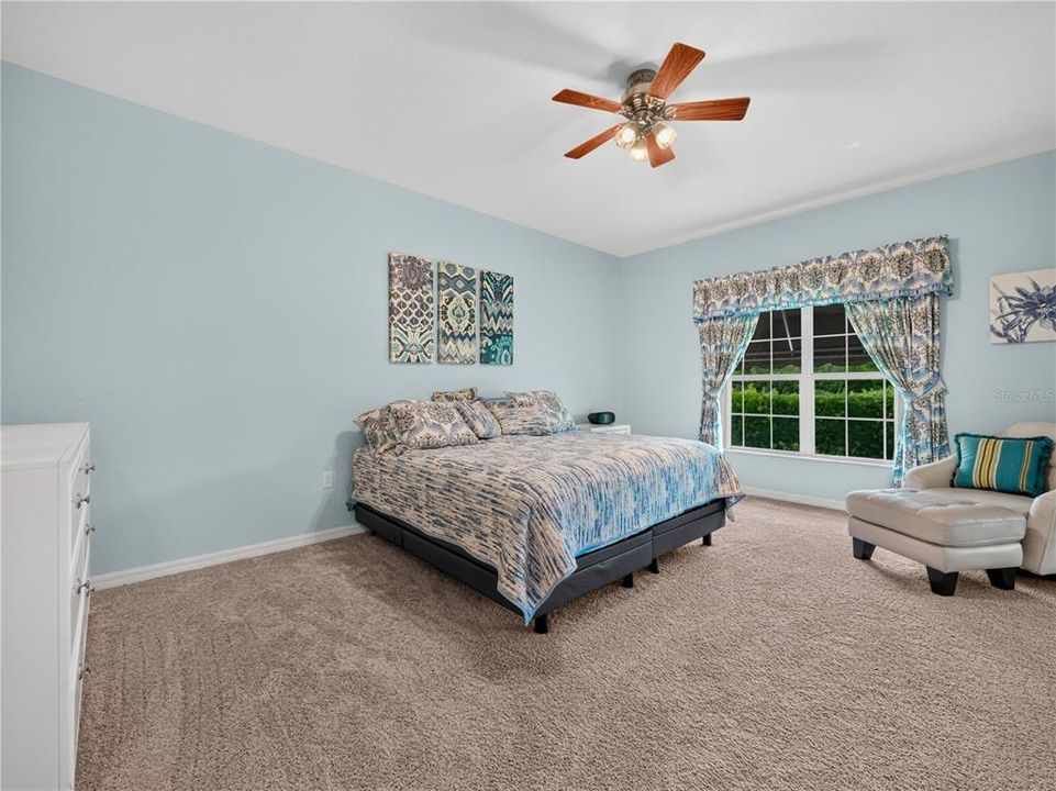 For Sale: $349,000 (3 beds, 2 baths, 2035 Square Feet)
