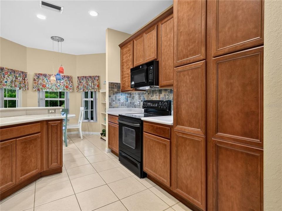 For Sale: $349,000 (3 beds, 2 baths, 2035 Square Feet)