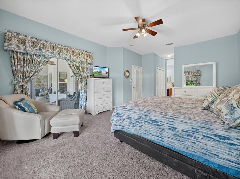 For Sale: $349,000 (3 beds, 2 baths, 2035 Square Feet)