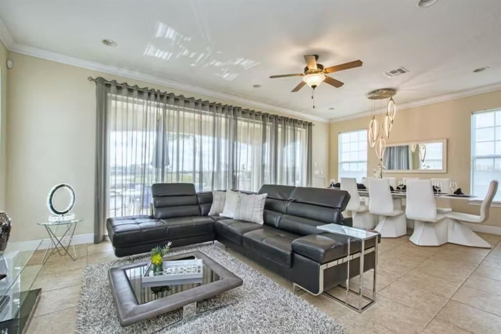En Venta: $879,900 (5 camas, 5 baños, 3328 Pies cuadrados)