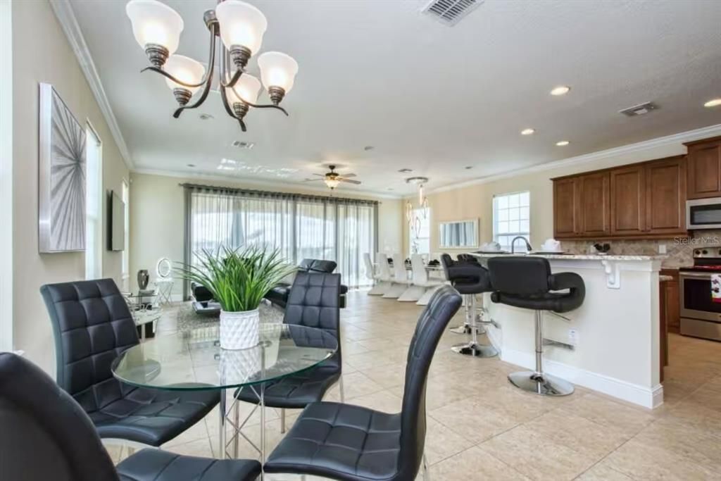 En Venta: $879,900 (5 camas, 5 baños, 3328 Pies cuadrados)