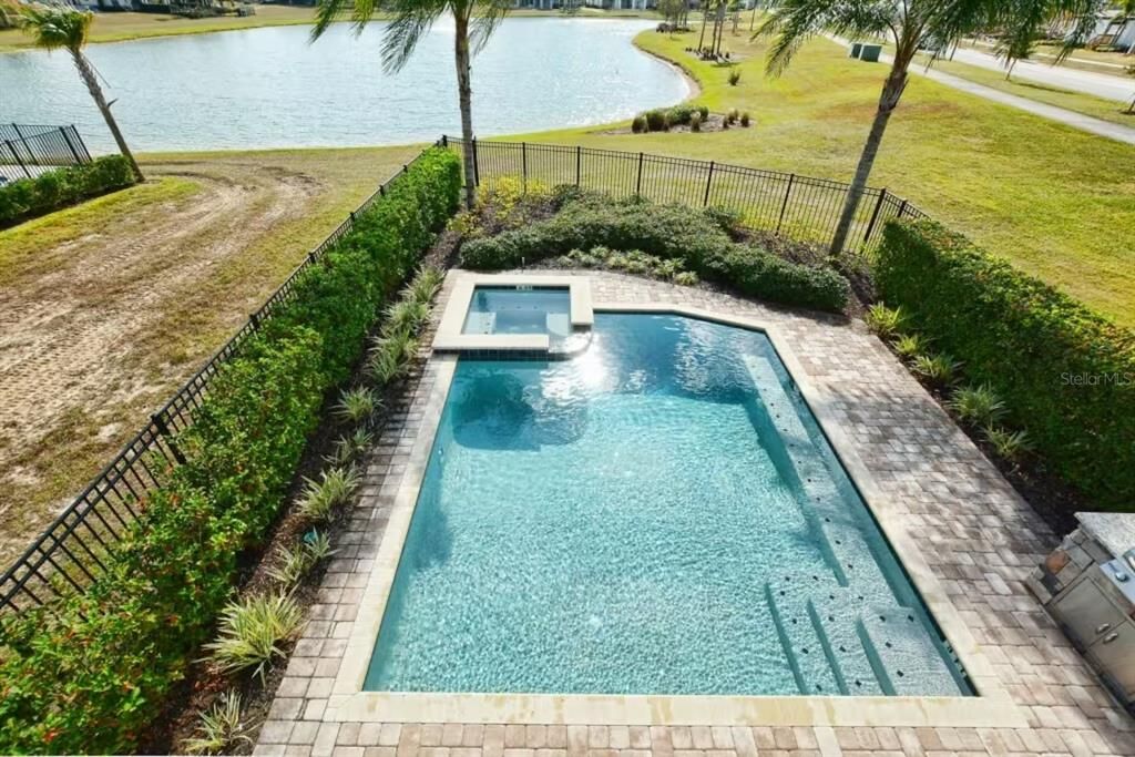 En Venta: $879,900 (5 camas, 5 baños, 3328 Pies cuadrados)
