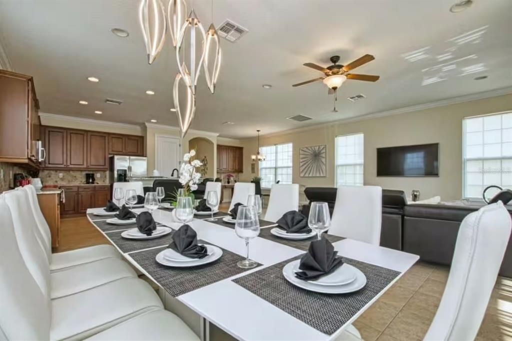 En Venta: $879,900 (5 camas, 5 baños, 3328 Pies cuadrados)