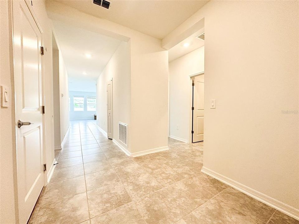 For Rent: $2,299 (4 beds, 2 baths, 1843 Square Feet)