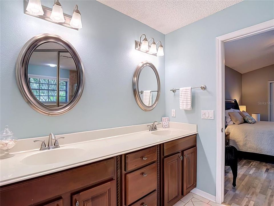 Active With Contract: $355,000 (3 beds, 2 baths, 1832 Square Feet)