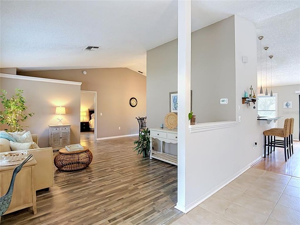 Active With Contract: $355,000 (3 beds, 2 baths, 1832 Square Feet)