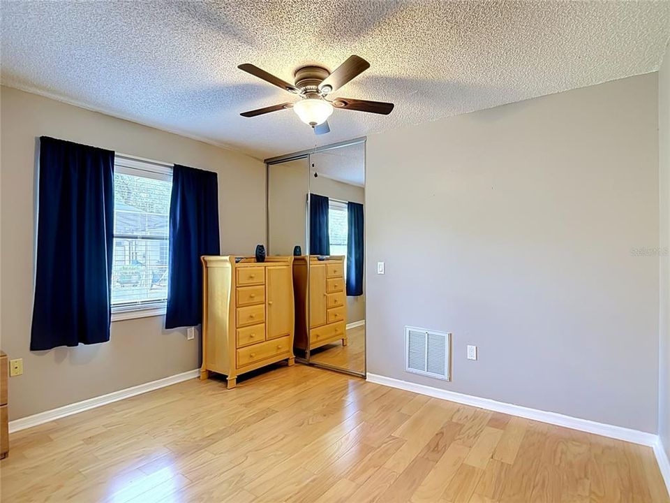 Active With Contract: $355,000 (3 beds, 2 baths, 1832 Square Feet)