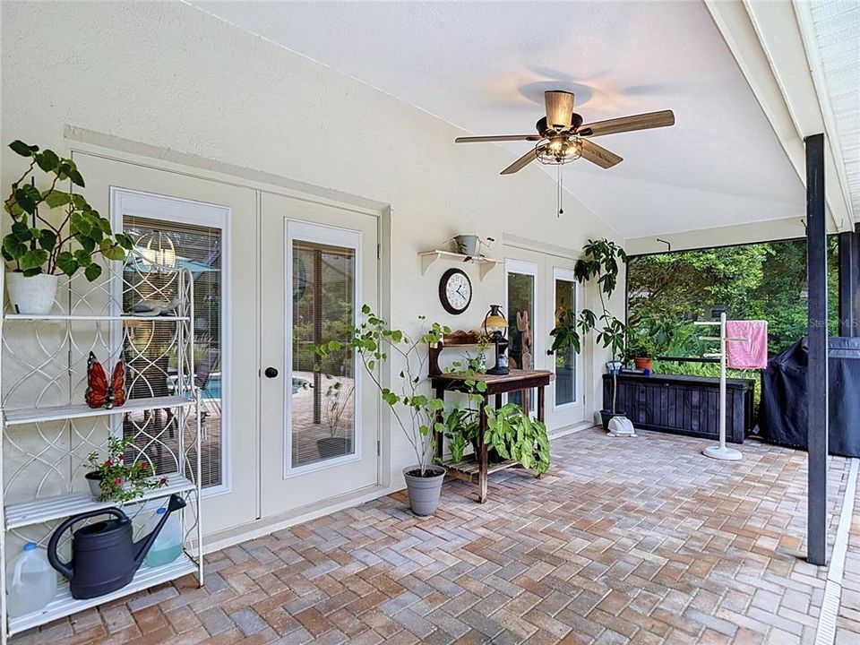 Active With Contract: $355,000 (3 beds, 2 baths, 1832 Square Feet)