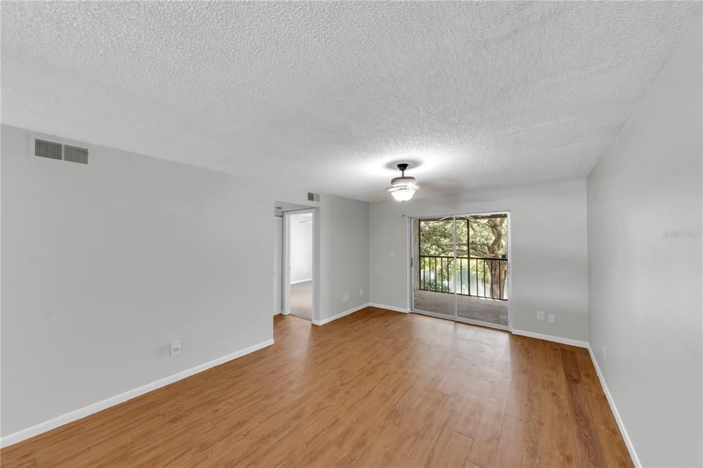 For Sale: $175,000 (2 beds, 2 baths, 960 Square Feet)