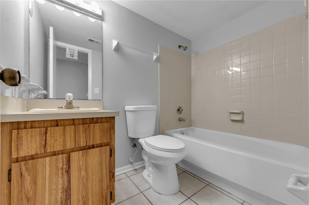 For Sale: $175,000 (2 beds, 2 baths, 960 Square Feet)