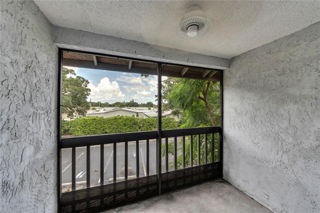 For Sale: $175,000 (2 beds, 2 baths, 960 Square Feet)