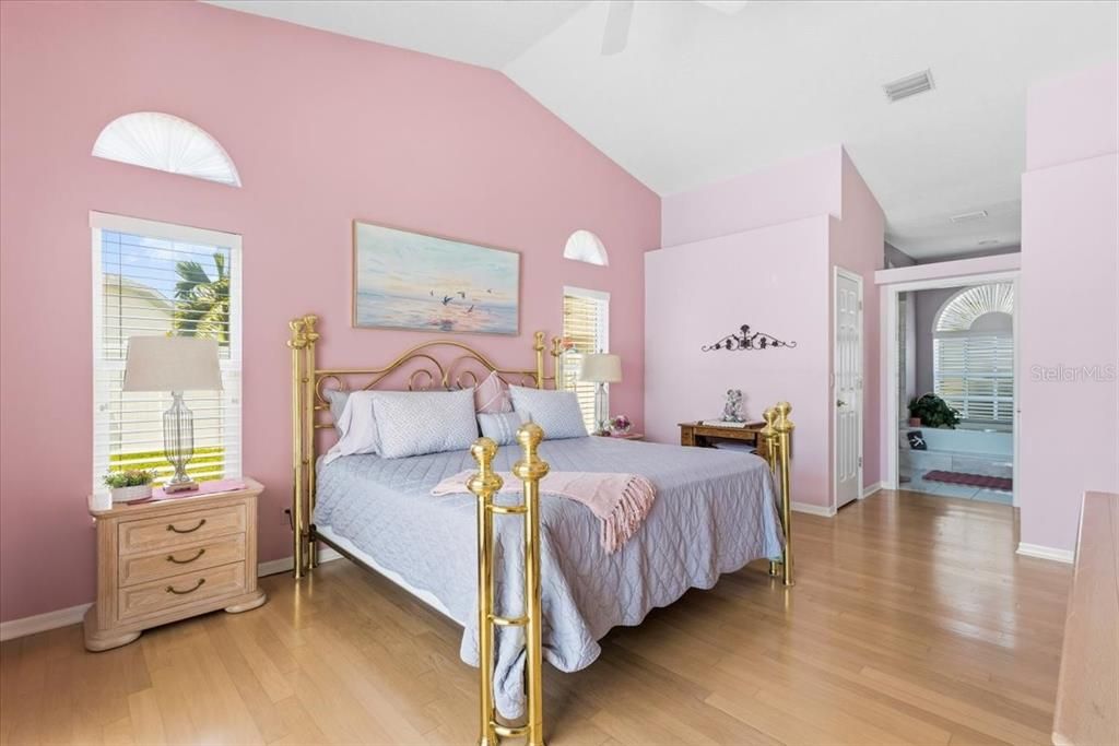 En Venta: $659,000 (3 camas, 2 baños, 2140 Pies cuadrados)