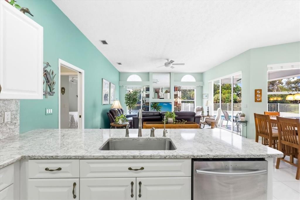 En Venta: $659,000 (3 camas, 2 baños, 2140 Pies cuadrados)