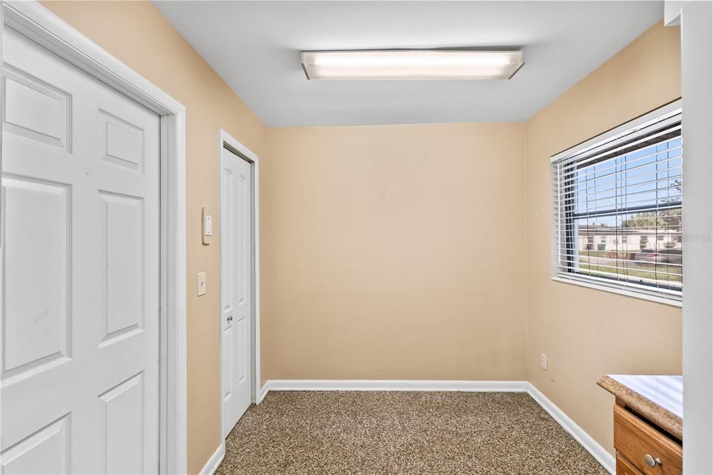 Activo con contrato: $295,000 (3 camas, 2 baños, 1363 Pies cuadrados)