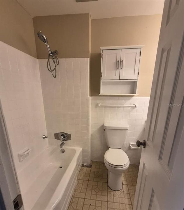 Activo con contrato: $295,000 (3 camas, 2 baños, 1363 Pies cuadrados)
