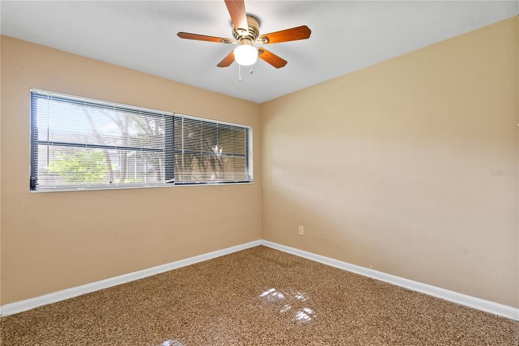 Activo con contrato: $295,000 (3 camas, 2 baños, 1363 Pies cuadrados)