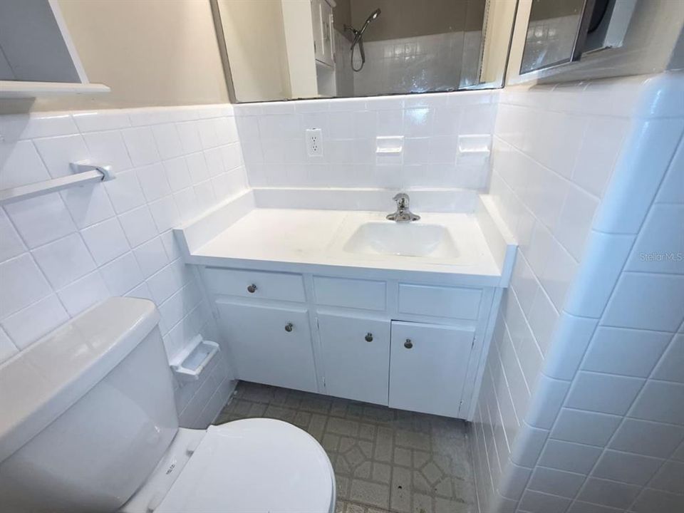 Activo con contrato: $295,000 (3 camas, 2 baños, 1363 Pies cuadrados)