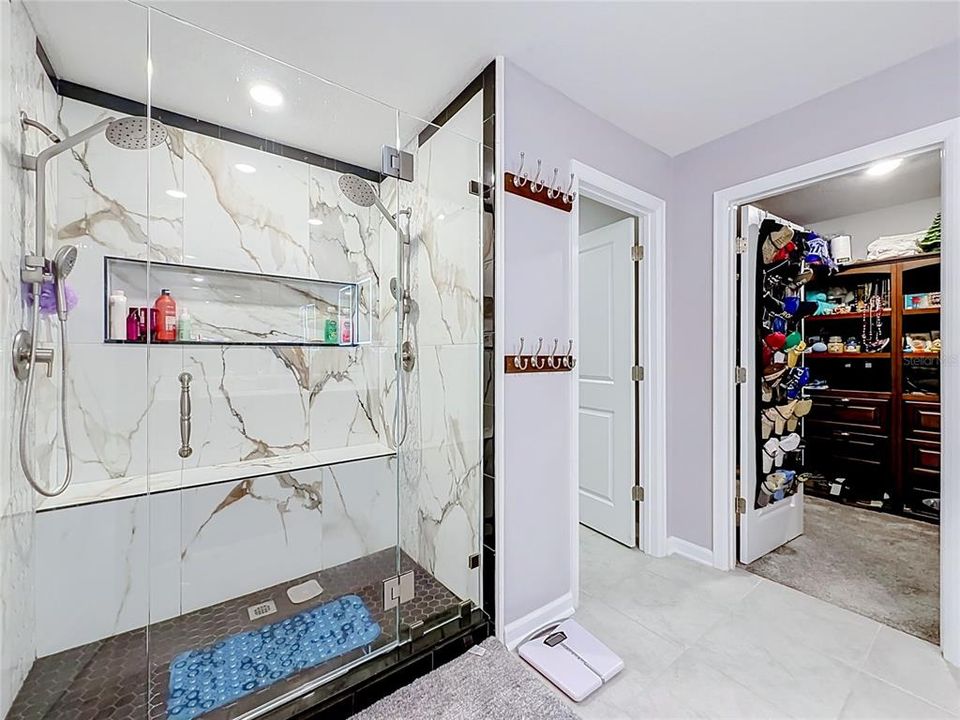 En Venta: $350,000 (4 camas, 2 baños, 1939 Pies cuadrados)