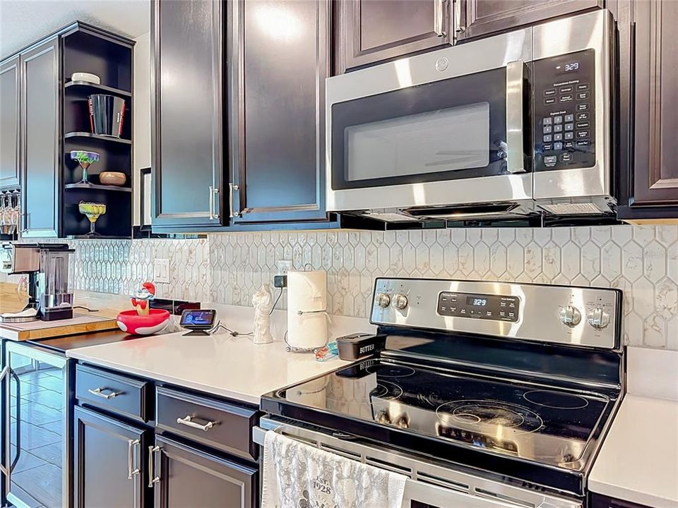 En Venta: $350,000 (4 camas, 2 baños, 1939 Pies cuadrados)