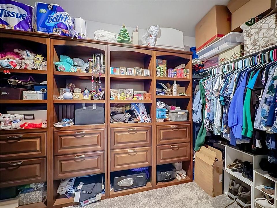 En Venta: $350,000 (4 camas, 2 baños, 1939 Pies cuadrados)