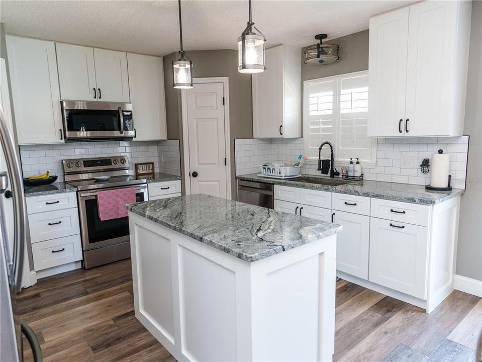 En Venta: $469,000 (4 camas, 2 baños, 2789 Pies cuadrados)