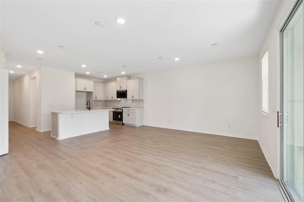 На продажу: $389,990 (3 спален, 2 ванн, 1544 Квадратных фут)